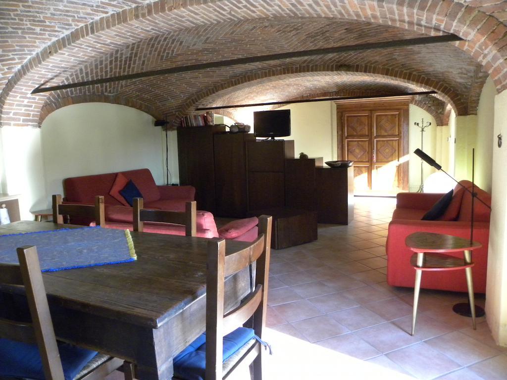 Agriturismo Fano's Farm Suno Habitación foto